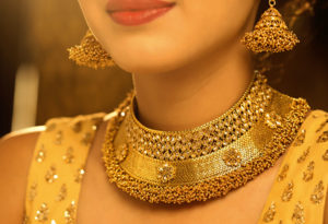How much gold can a married and unmarried women keep with her? What if there is too much? Know the rules